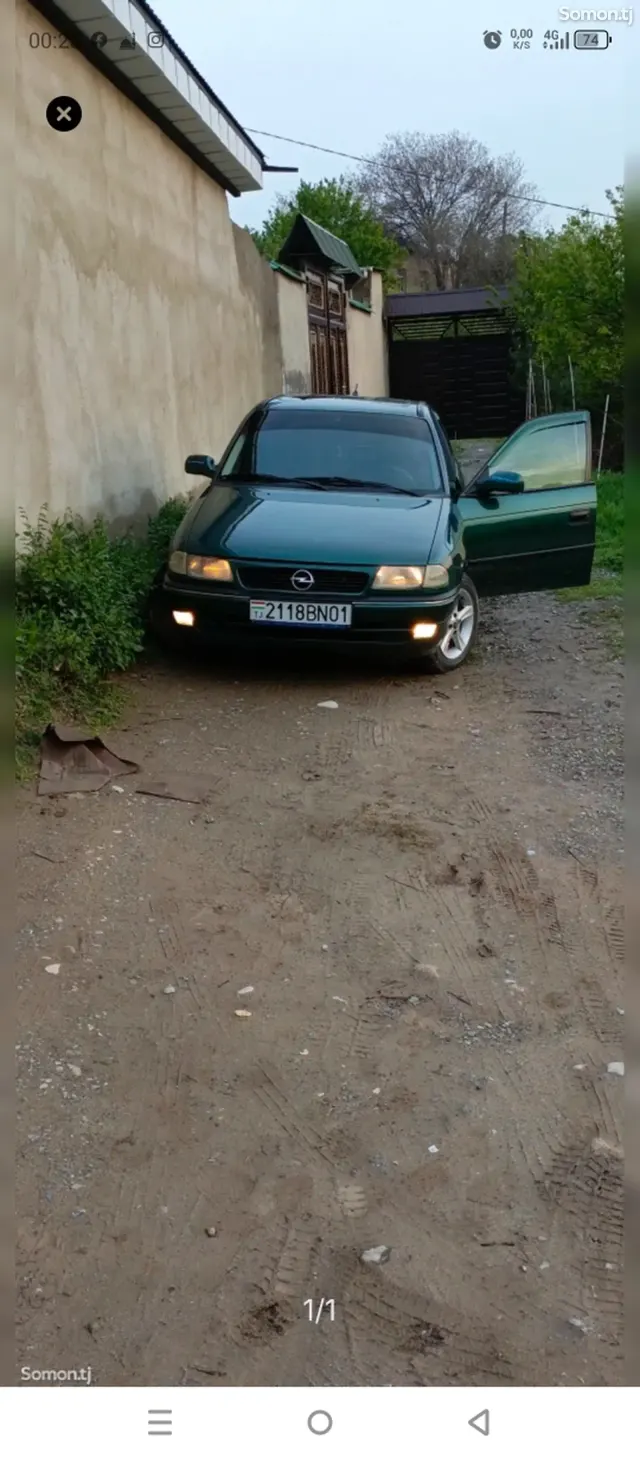 Opel Astra F 1996 · 1.6 MT