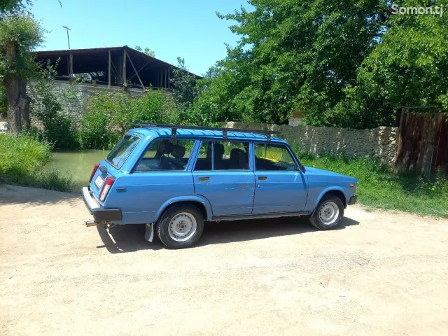 Lada (ВАЗ) 2104 1989 · 0.6 MT