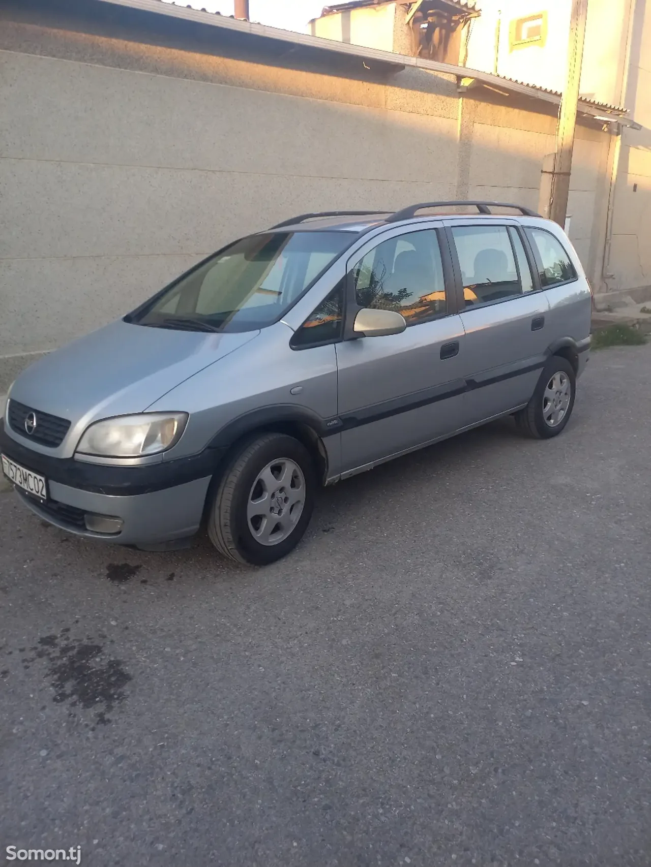 Opel Zafira 1999 · 1.8 MT