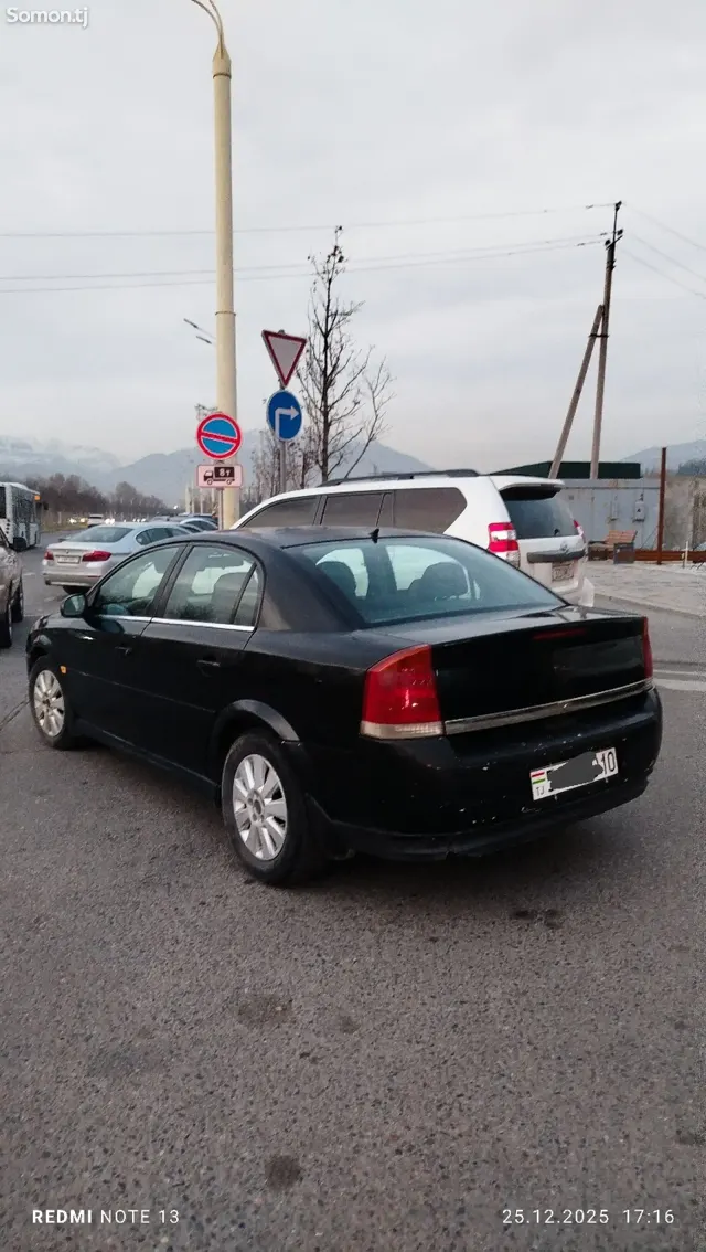 Opel Vectra C 2003 · 2.2 AT