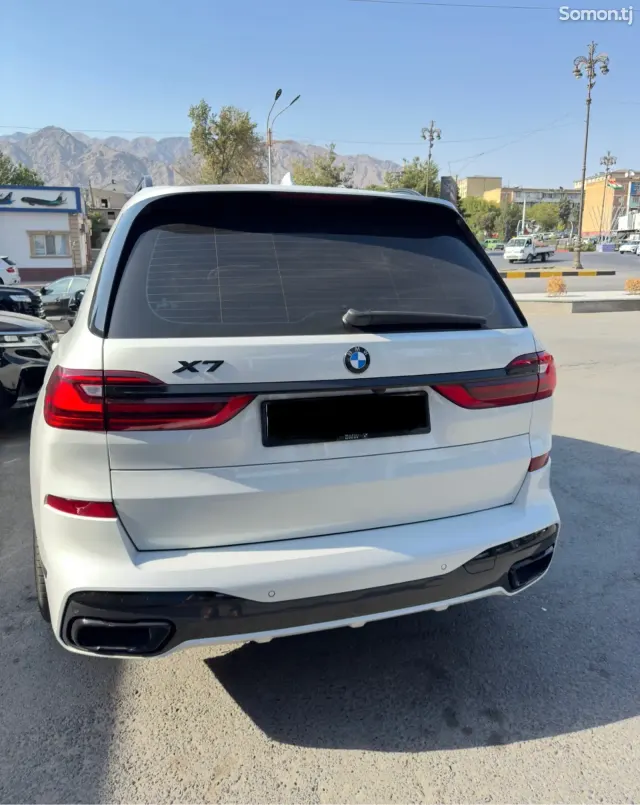 BMW X7 2022 · 3.0 AT