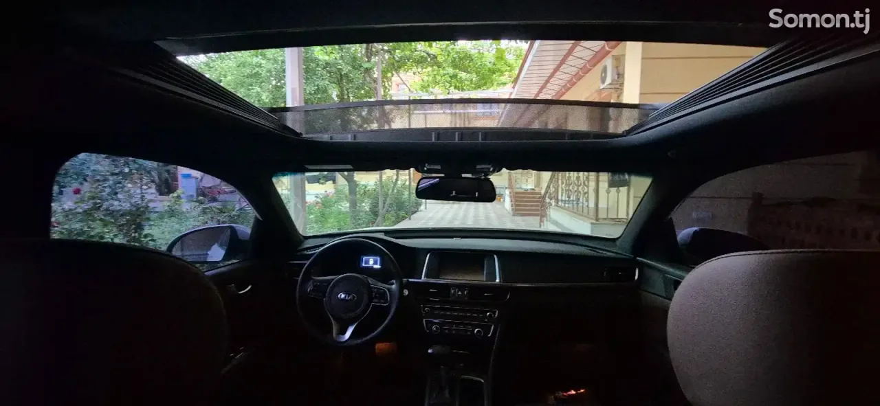 Kia K5 2017 · 2.0 AT