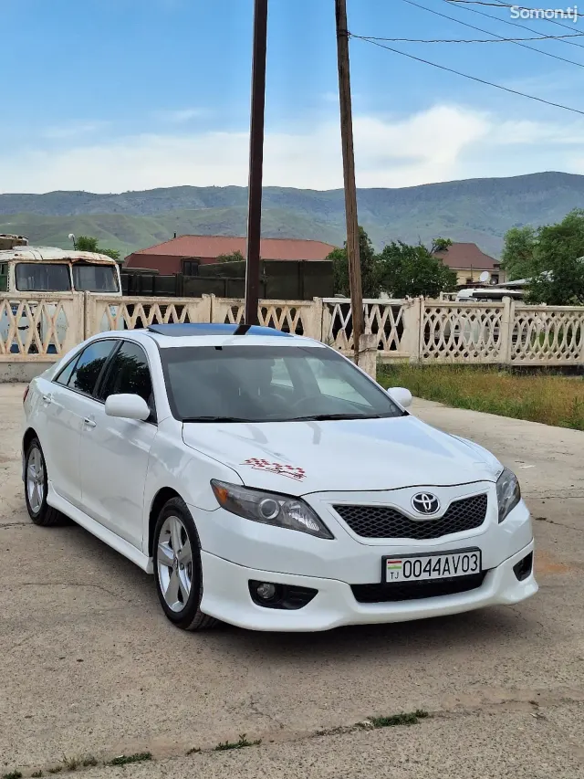Toyota Camry 2011 · 2.5 AT