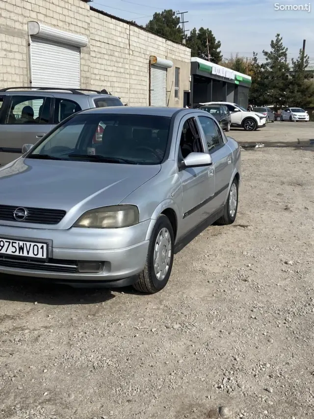 Opel Astra G 1999 · 1.6 MT