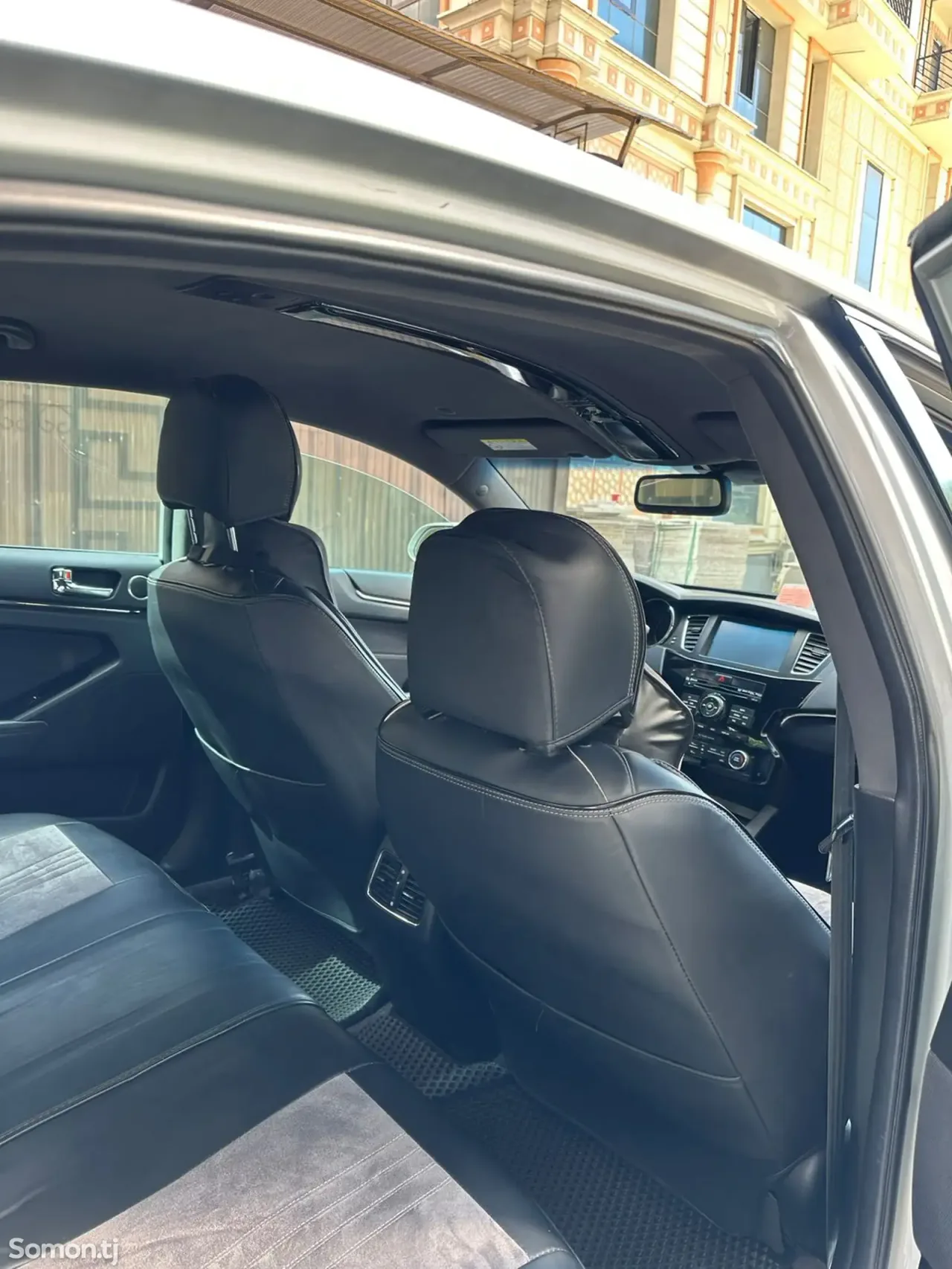 Kia K7 2010 · 3.5 AT