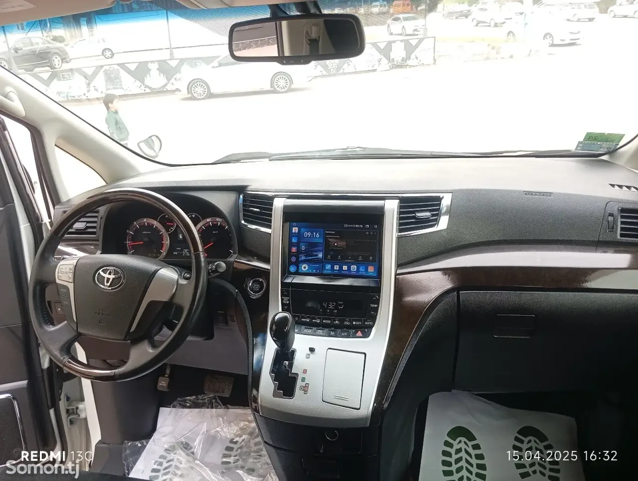 Toyota Vellfire 2014 · 2.4 AT