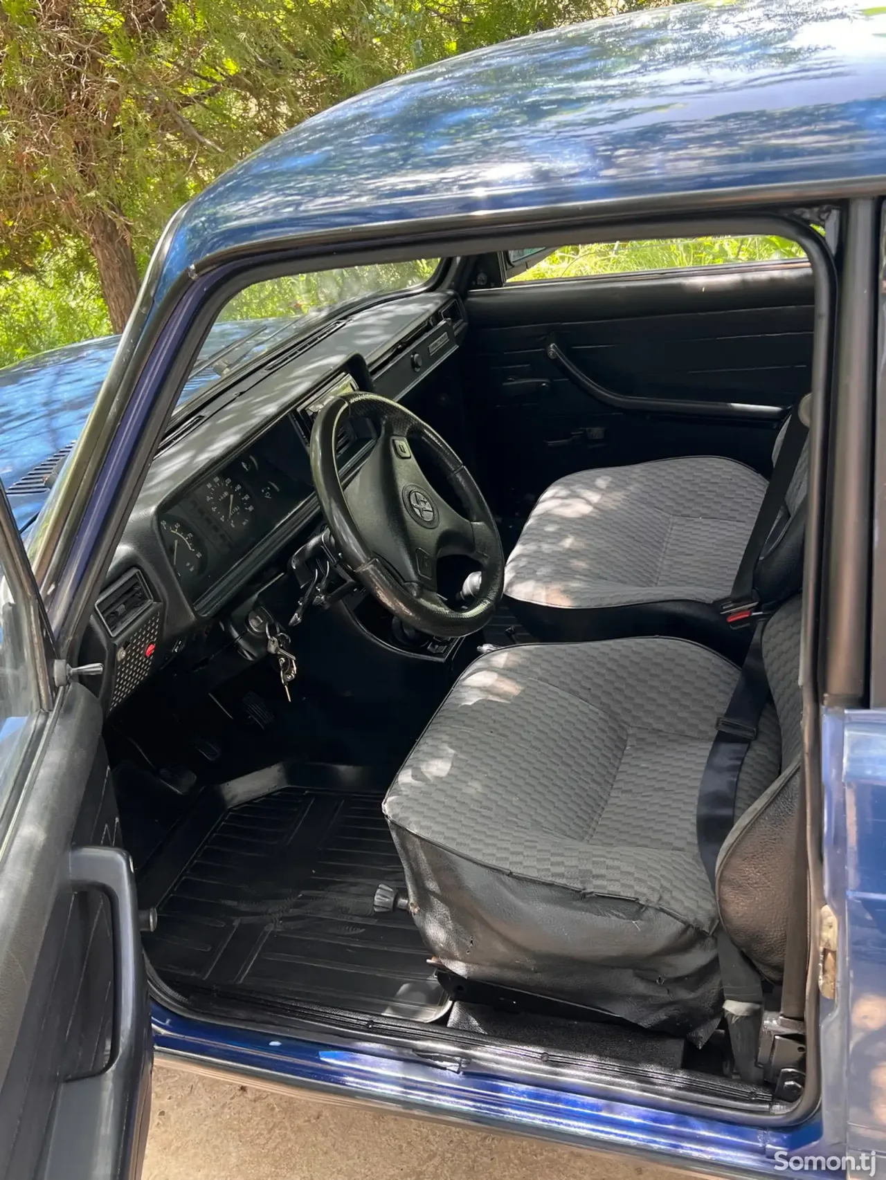 Lada (ВАЗ) 2107 2005 · 1.6 MT