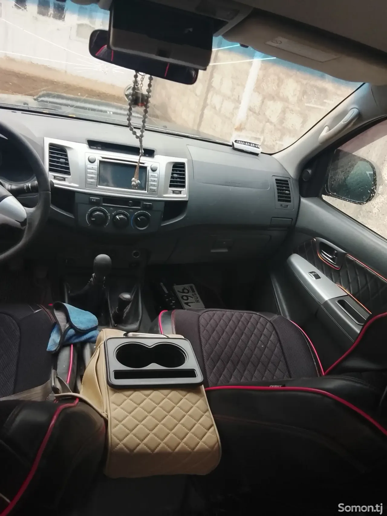 Toyota Hilux 2012 · 2.5 MT