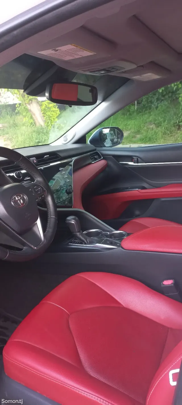 Toyota Camry 2018 · 3.5 AT
