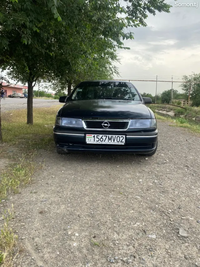 Opel Vectra A 1993 · 1.6 MT