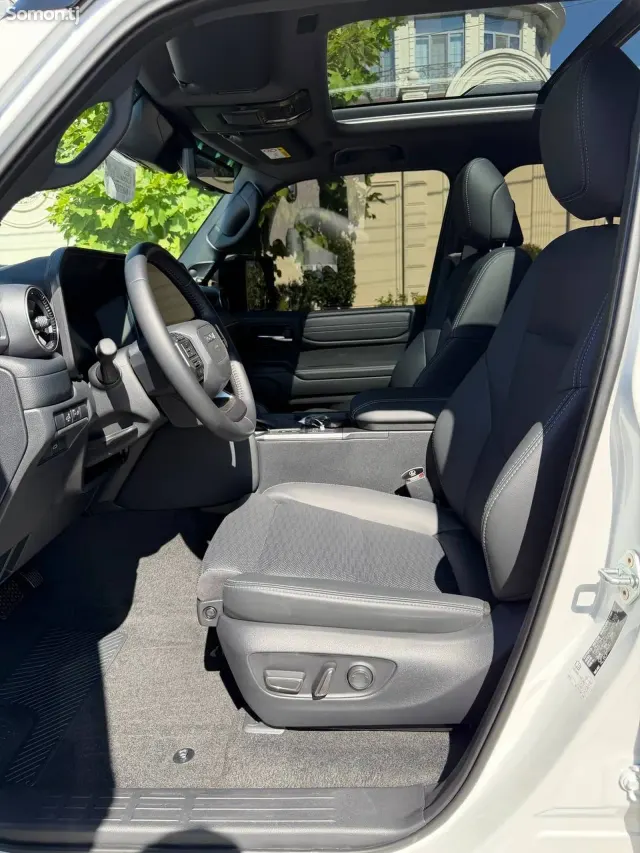 Toyota Land Cruiser Prado 2026 · 2.5 AT