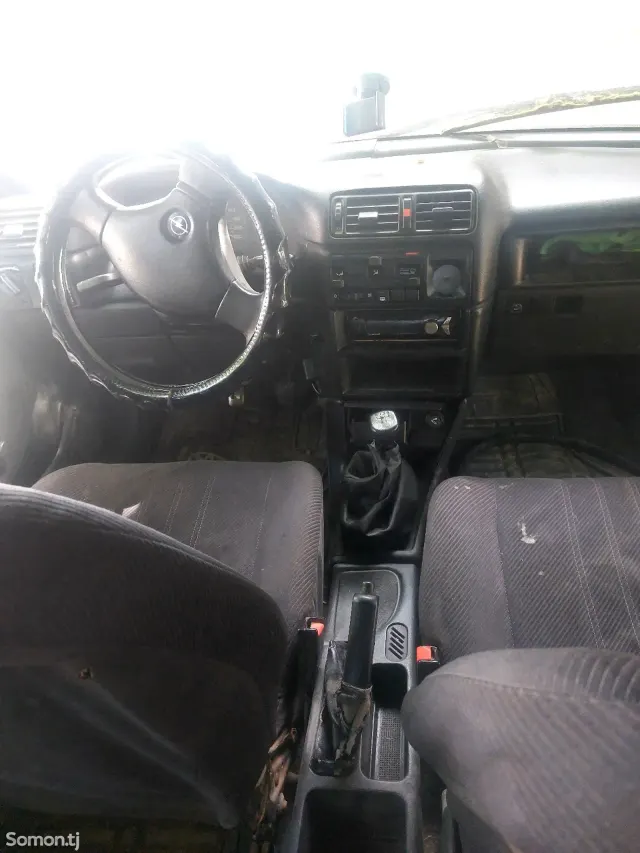 Opel Vectra A 1992 · 1.8 MT