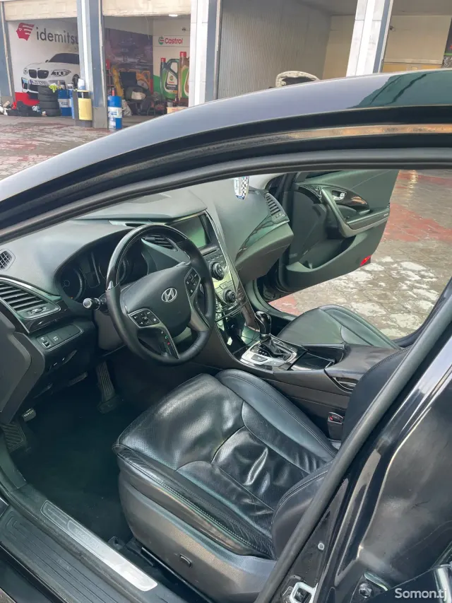 Hyundai Grandeur 2011 · 3.0 AT