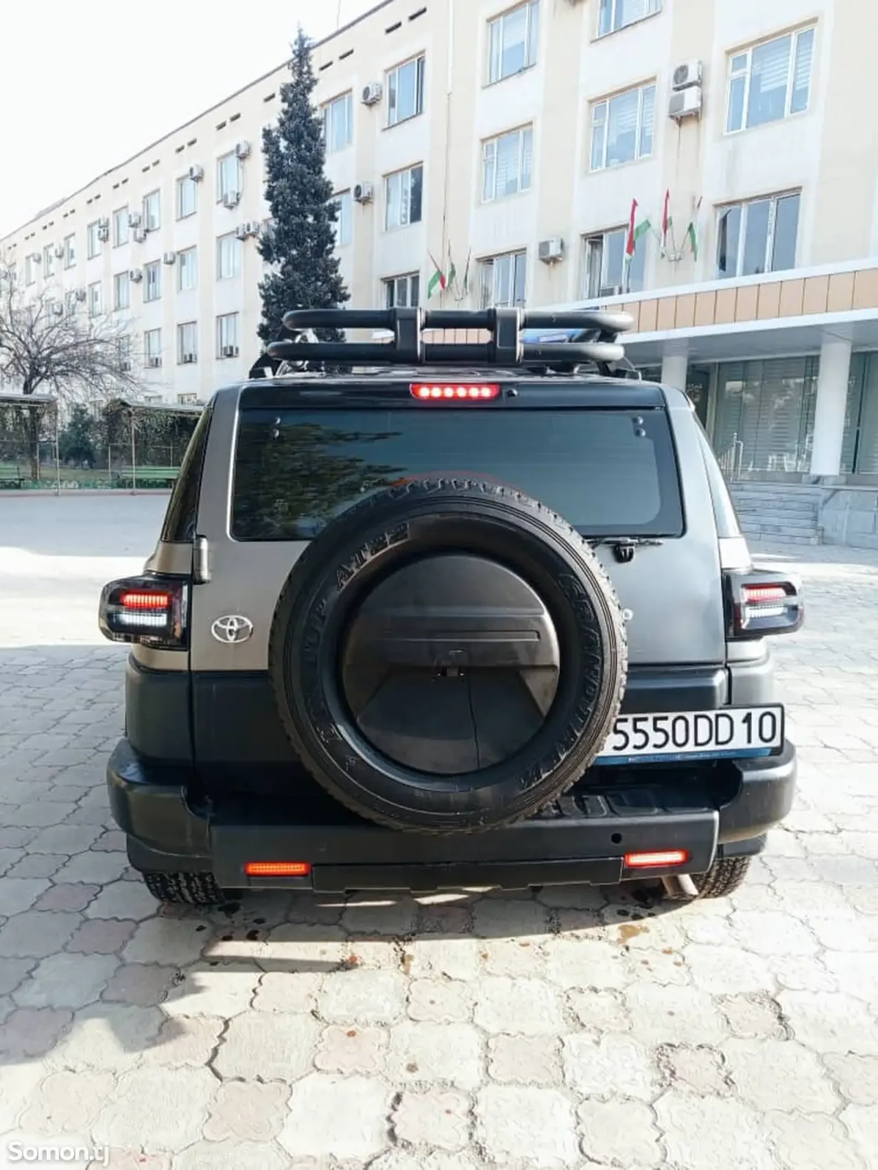 Toyota FJ Cruiser 2013 · 2.0 AT