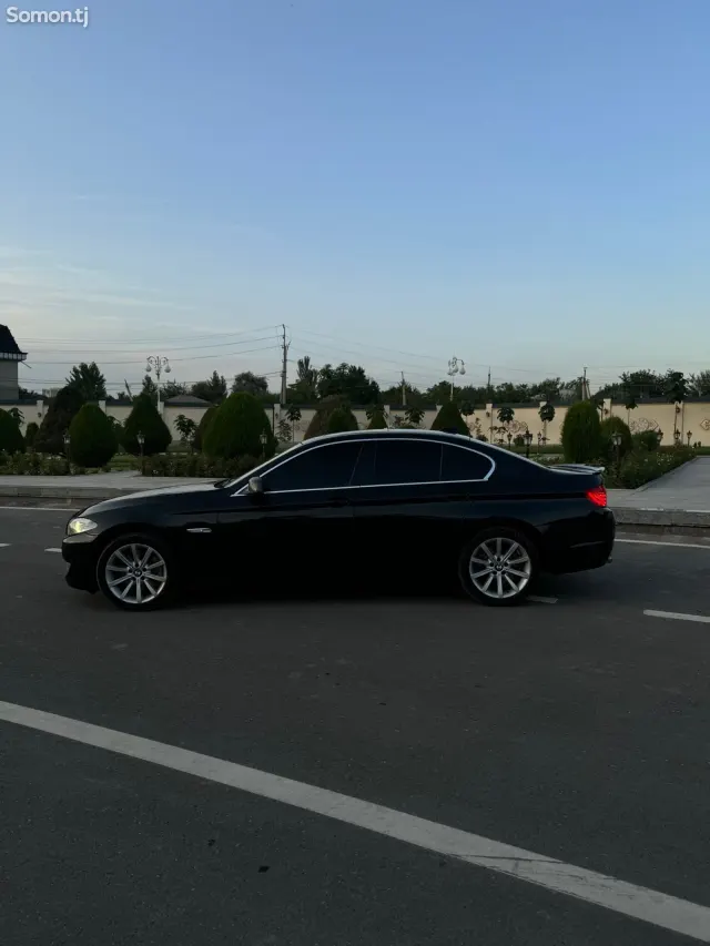 BMW 5 series 2010 · 2.0 AT