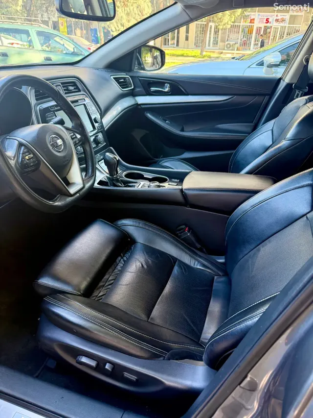 Nissan Maxima 2017 · 3.5 AT