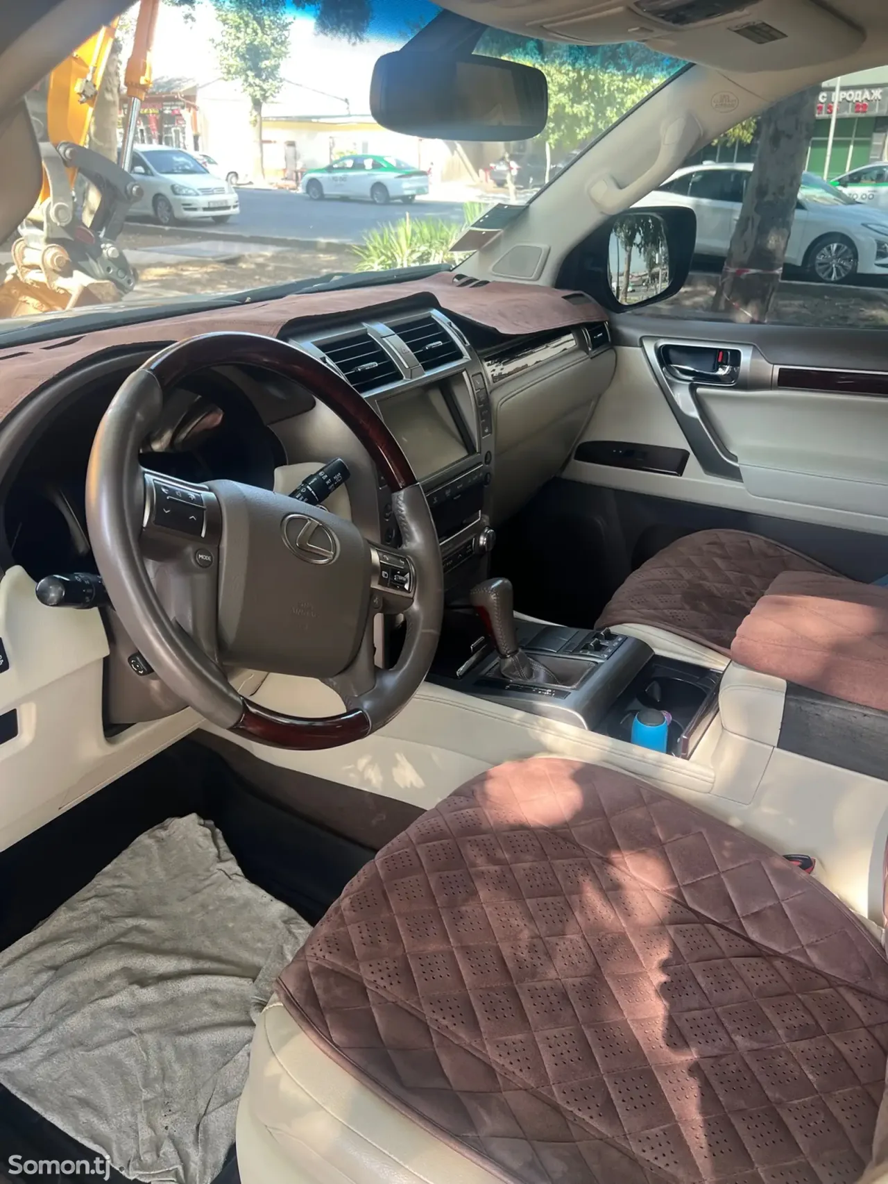 Lexus GX series 2017 · 4.6 AT