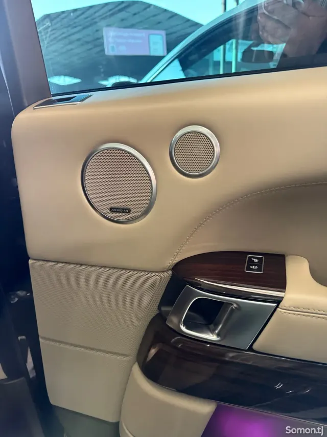 Land Rover Vogue 2015 · 4.4 AT