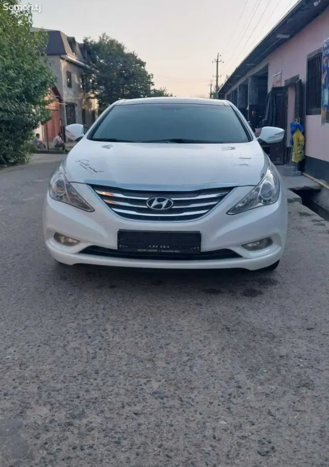 Hyundai Sonata 2011 · 2.4 AT