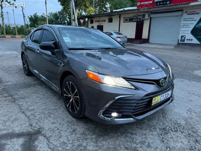 Toyota Camry 2018 · 2.5 AT