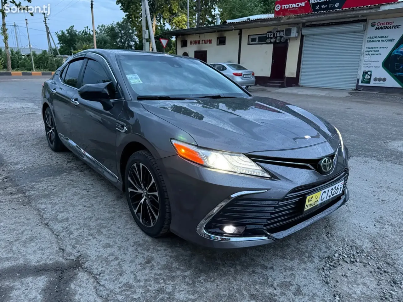 Toyota Camry 2018 · 2.5 AT
