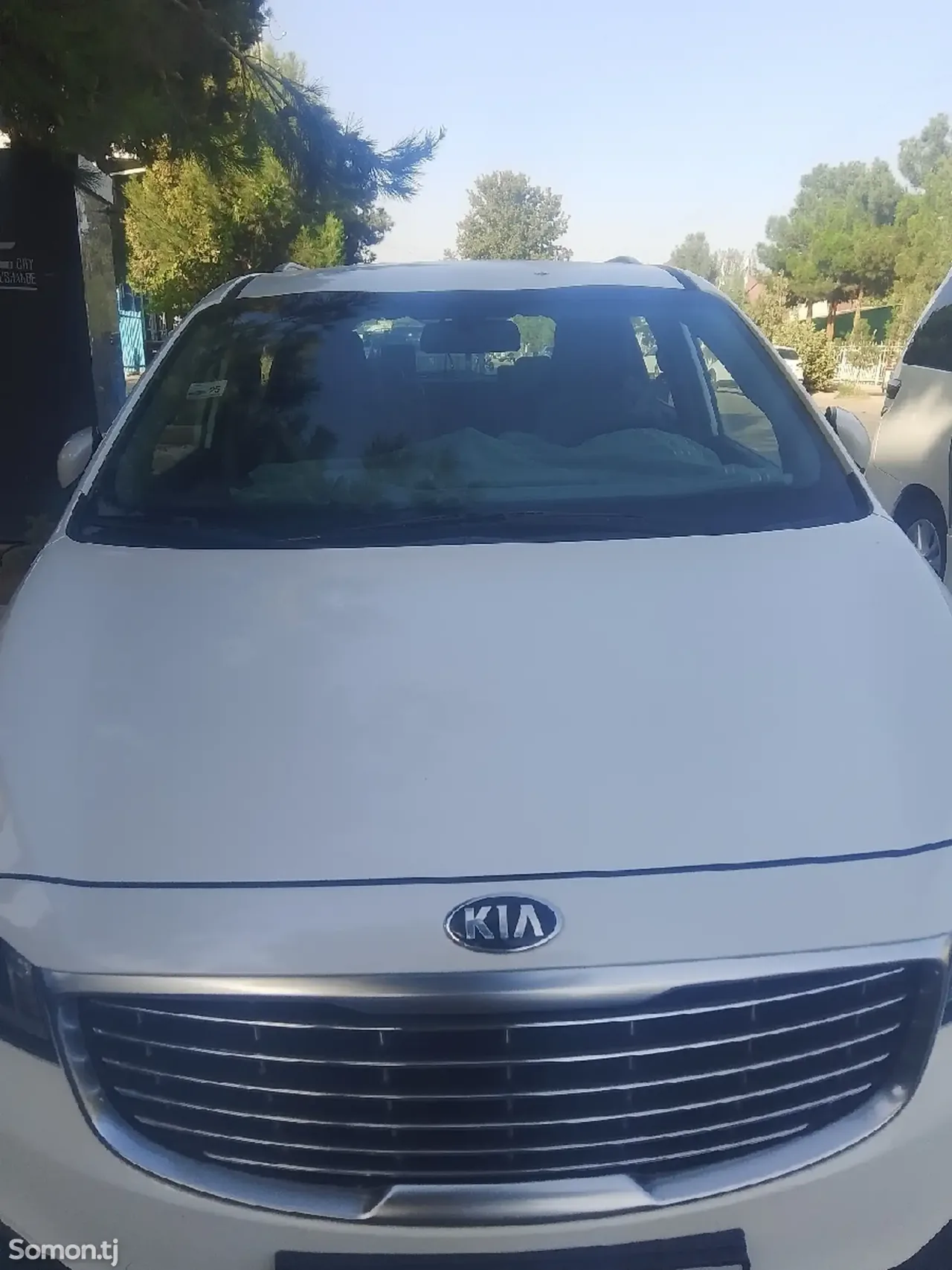 Kia Carnival 2015 · 2.2 AT