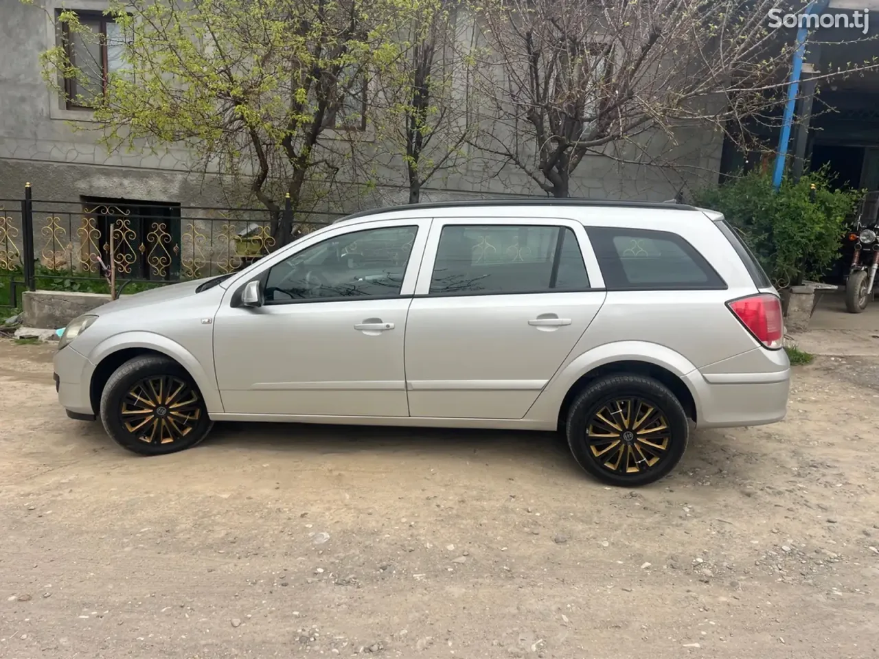 Opel Astra H 2008 · 1.9 MT