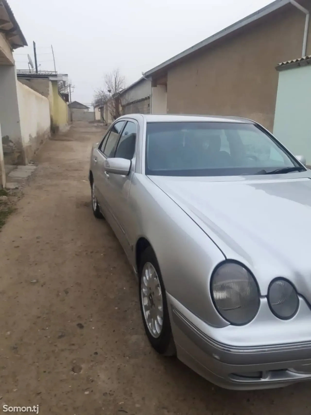 Mercedes-Benz E class 2000 · 3.2 AT