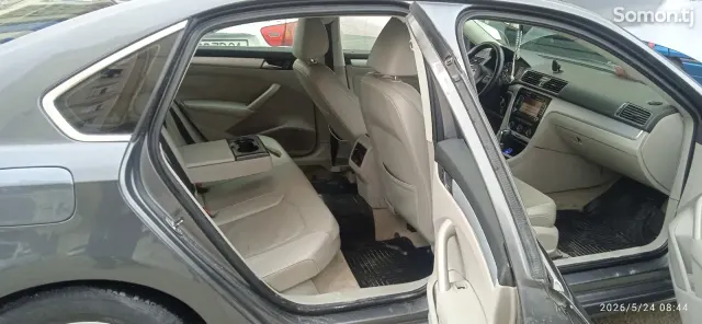 Volkswagen Jetta 2012 · 2.5 AT