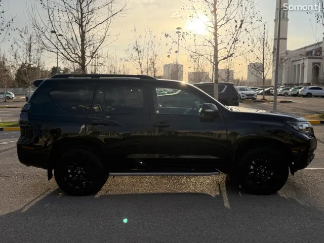 Toyota Land Cruiser Prado 2022 · 3.0 AT