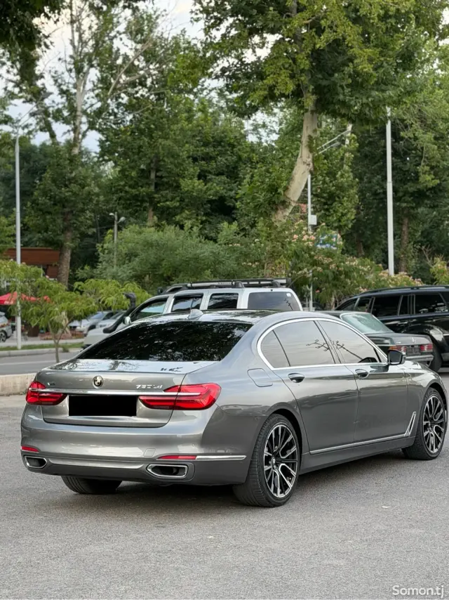 BMW 7 series 2016 · 3.0 AT