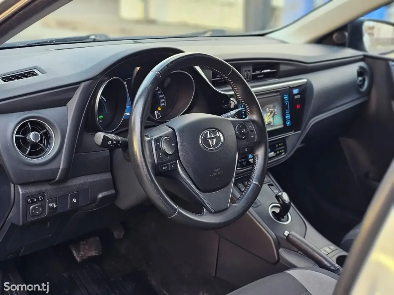 Toyota Auris 2015 · 1.8 AT