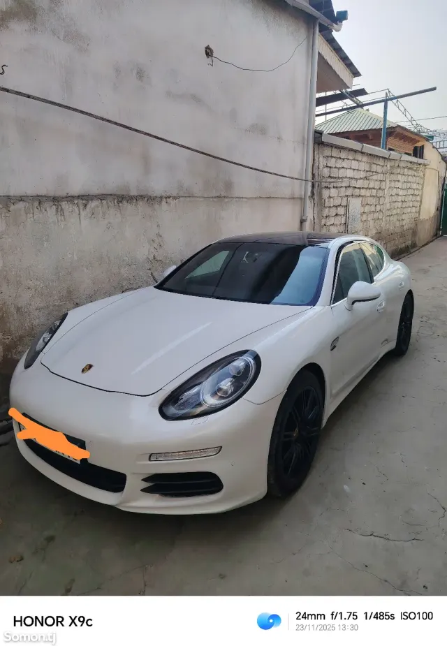 Porsche Panamera 2011 · 4.8 AT