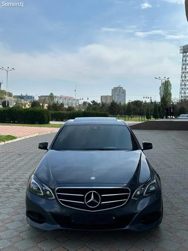 Mercedes-Benz E class 2015 · 2.2 AT