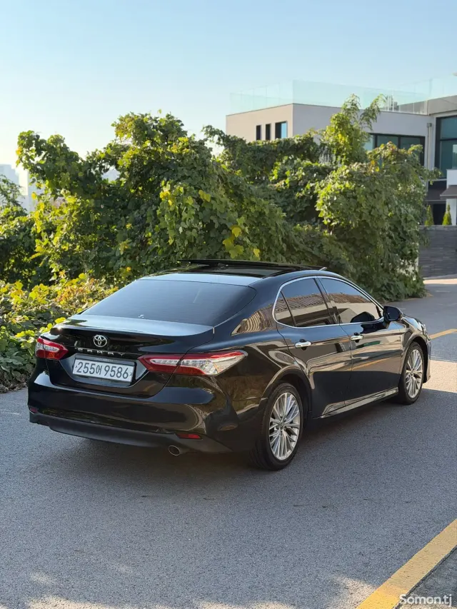 Toyota Camry 2019 · 2.5 AT