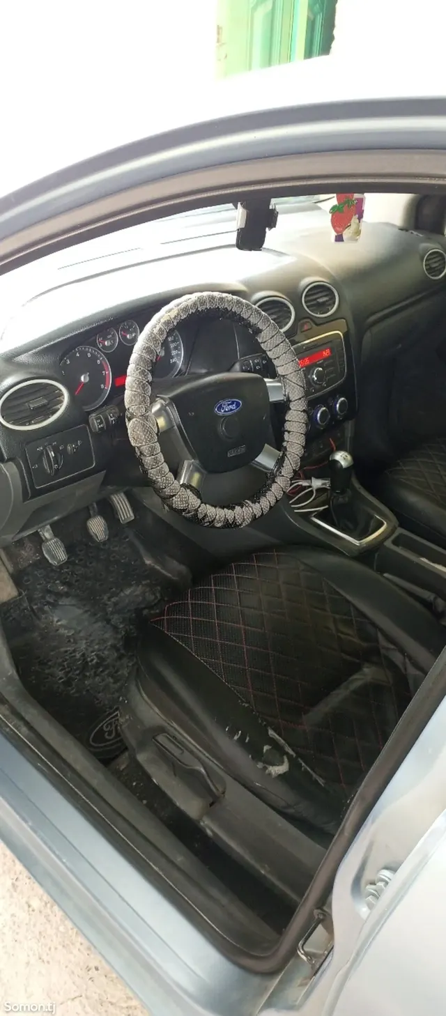 Ford Focus 2007 · 1.6 MT