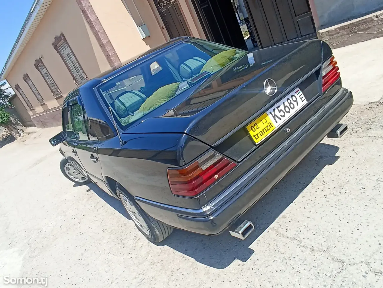 Mercedes-Benz W124 1991 · 2.0 MT