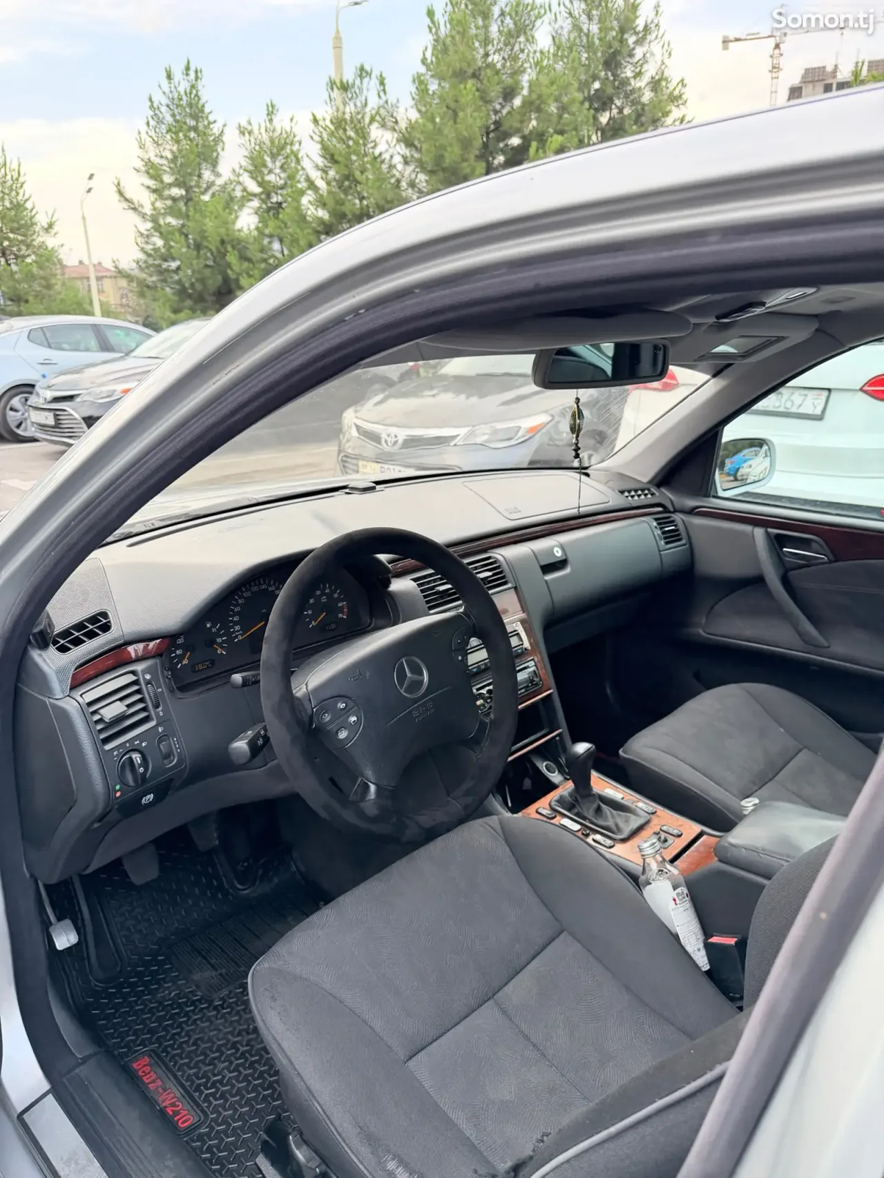 Mercedes-Benz E class 1999 · 2.0 MT