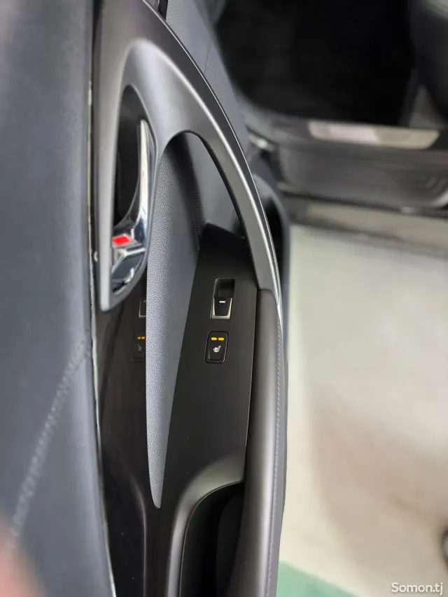 Hyundai Grandeur 2015 · 2.4 AT
