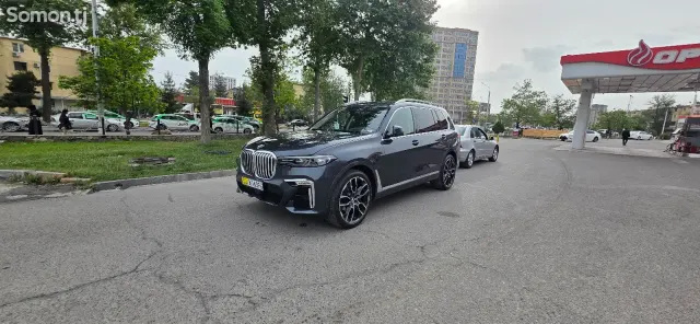 BMW X7 2022 · 4.0 AT