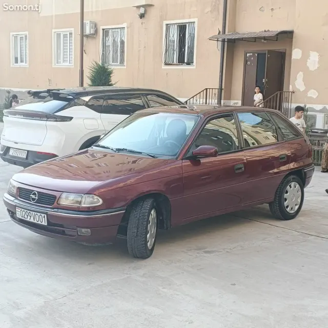 Opel Astra F 1997 · 1.6 MT