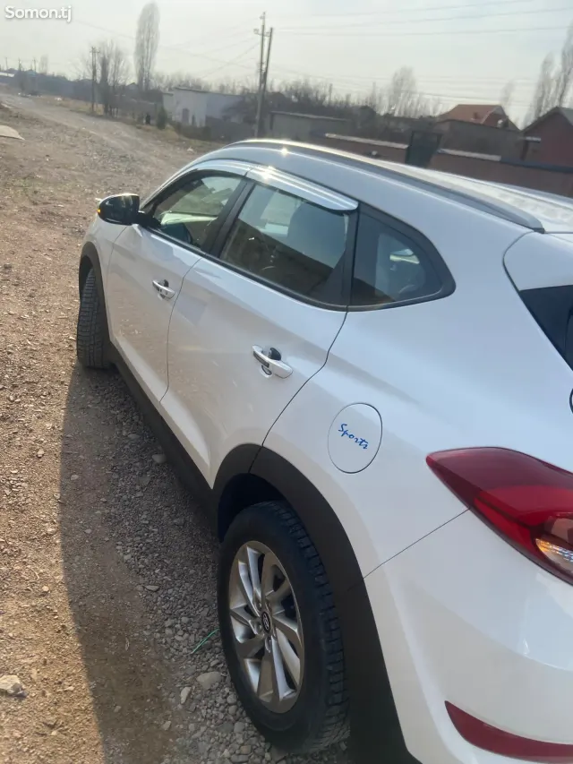 Hyundai Tucson 2015 · 2.0 AT