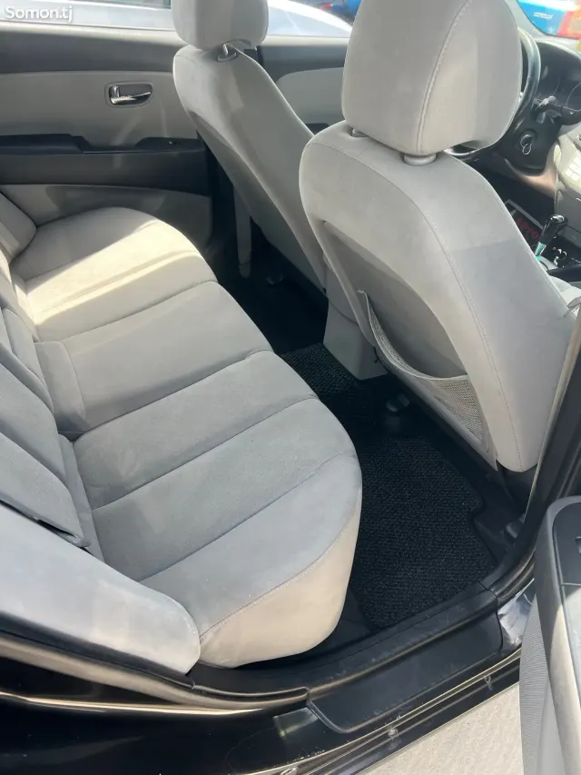 Hyundai Avante 2010 · 1.6 AT
