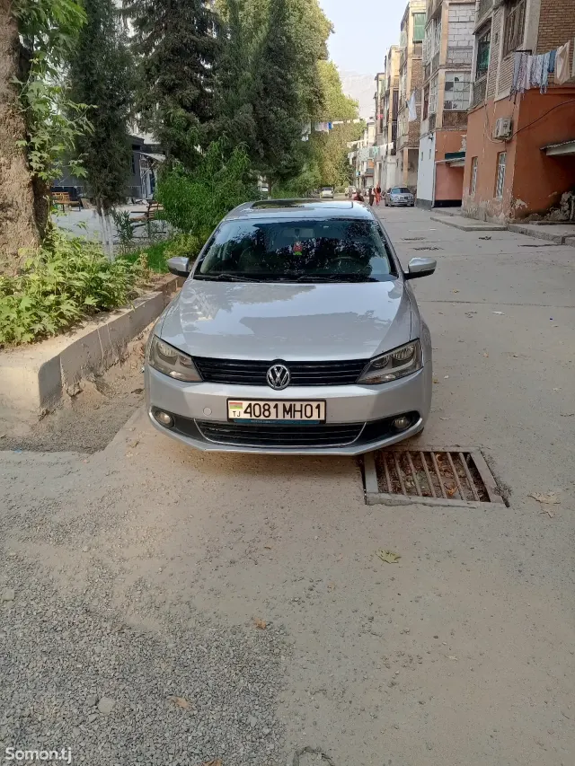 Volkswagen Jetta 2011 · 2.5 AT