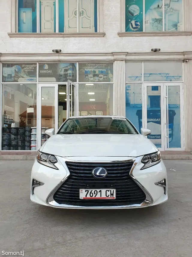 Lexus ES series 2016 · 2.5 AT