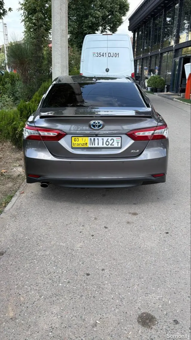 Toyota Camry 2018 · 2.5 AT