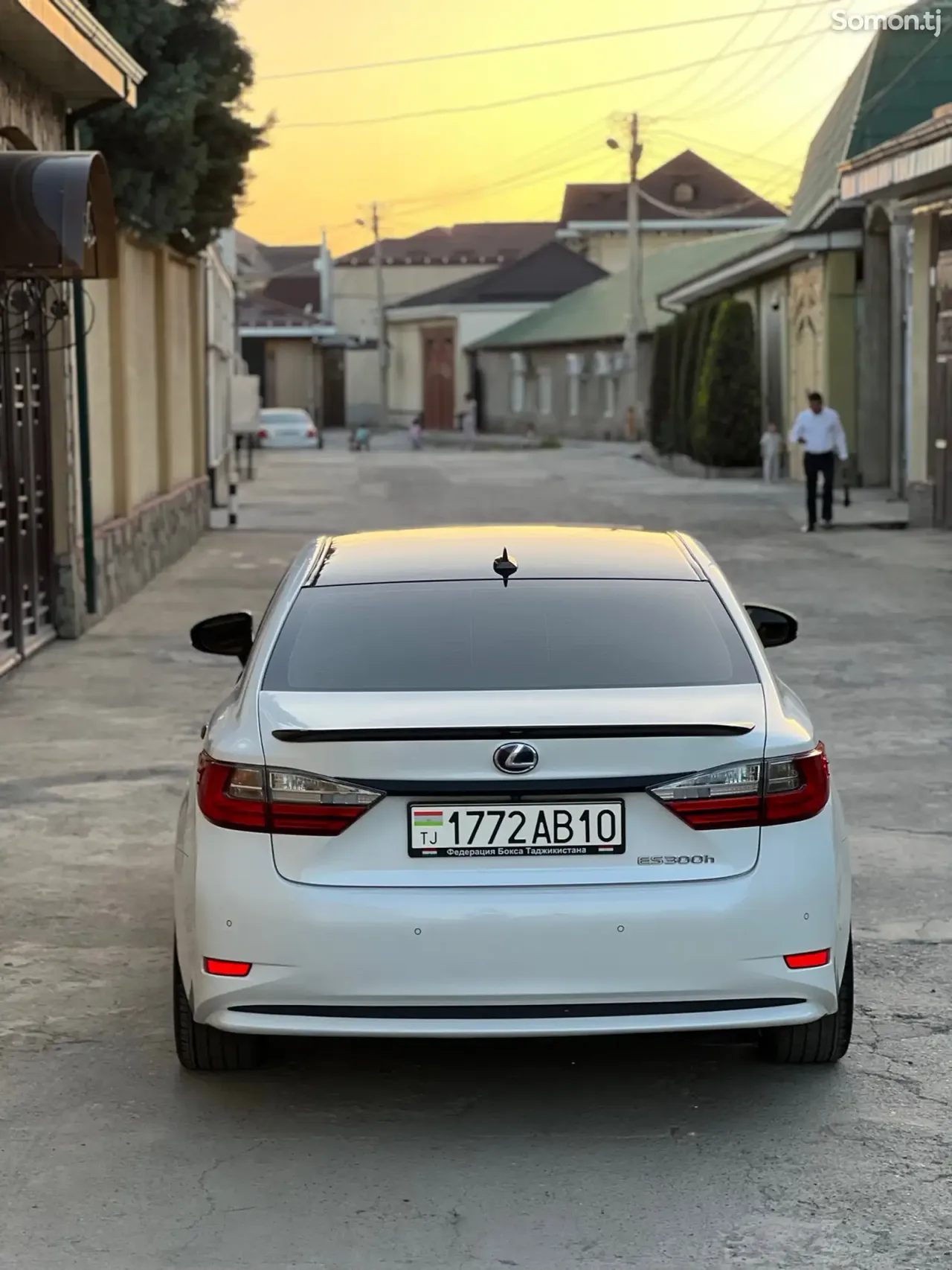 Lexus ES series 2012 · 3.0 AT