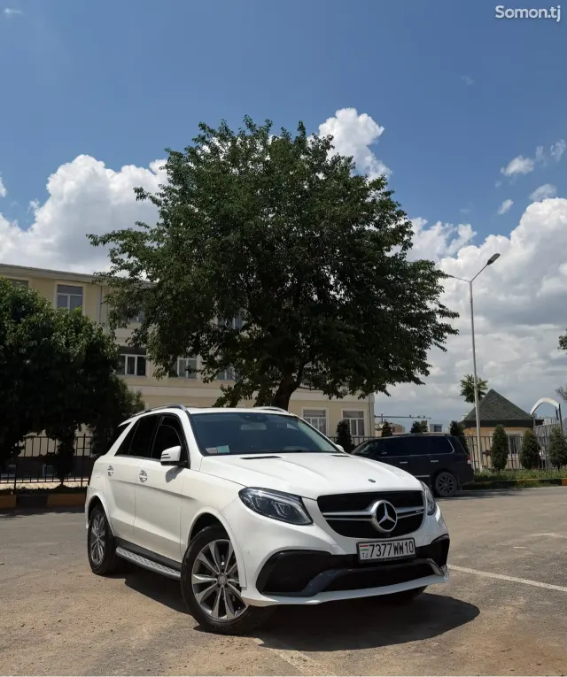 Mercedes-Benz GLE class 2016 · 3.5 AT