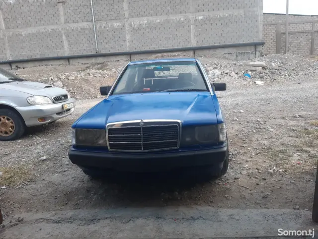 Mercedes-Benz W201 1989 · 2.0 MT