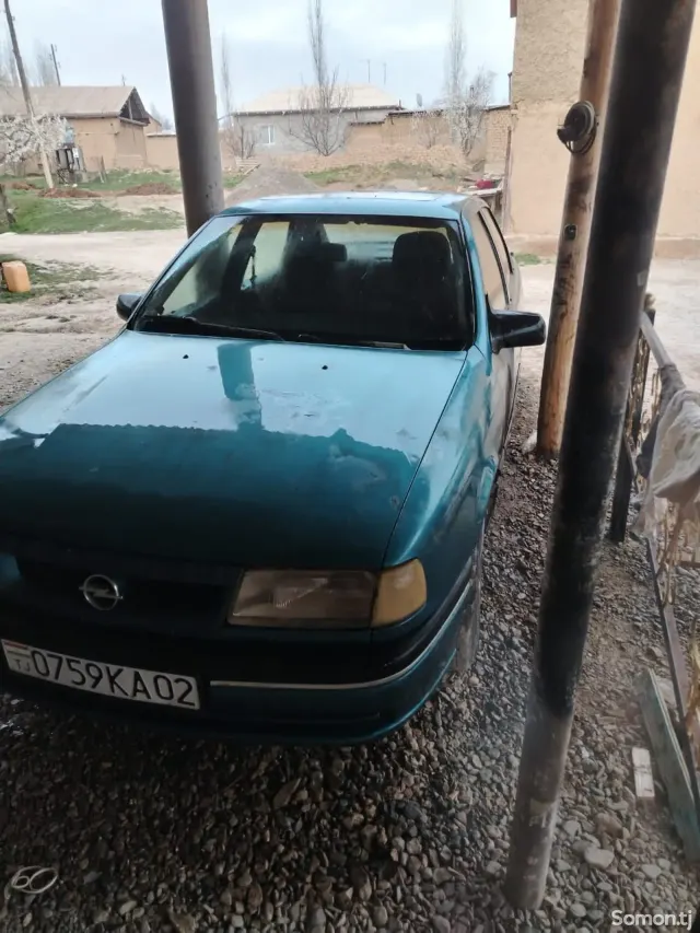 Opel Vectra A 1996 · 0.8 MT